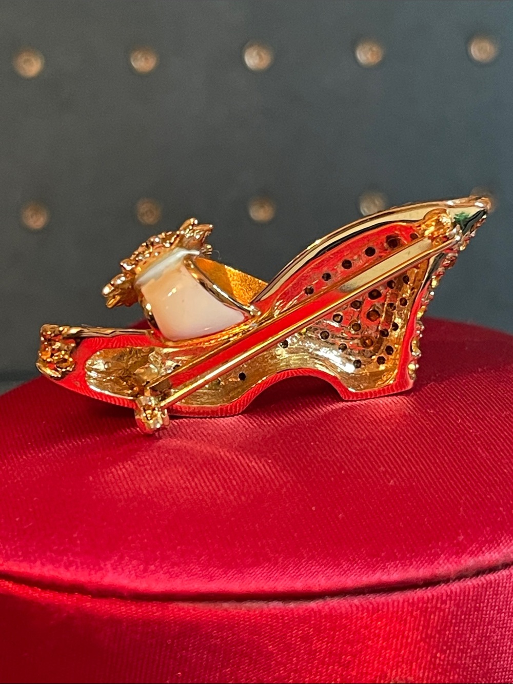 Vintage St. John 24K Gold Electroplated Austrian Crystal Wedge Shoe Brooch - Picture 7 of 13